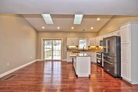 Kitchen - 41 Ariel Cir #41, Sutton, MA 01590 photo 10 of 14