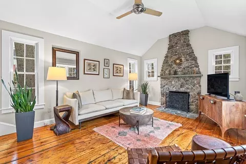 23 Hancock St, Winchester, MA 01890