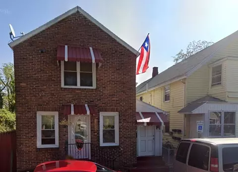 48 Clemente St, Holyoke, MA 01040