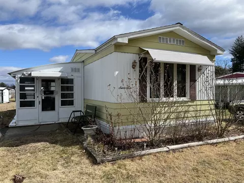 17 Fourth Ave, Westfield, MA 01085