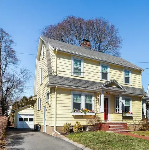 253 Pleasant St, Marblehead, MA 01945