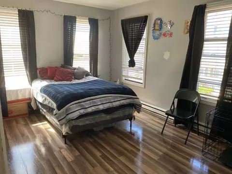 Bedroom - 95 Dawes St, Springfield, MA 01109 photo 2 of 4