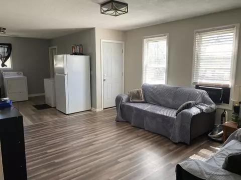 Living - 95 Dawes St, Springfield, MA 01109 photo 3 of 4