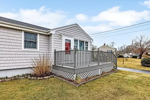 Exterior - 8 Arrowhead Dr, Wareham, MA 02532 photo 6 of 11