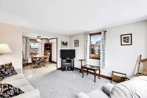 Living - 8 Arrowhead Dr, Wareham, MA 02532 photo 3 of 4