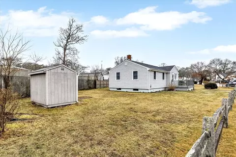 Exterior - 8 Arrowhead Dr, Wareham, MA 02532 photo 7 of 11