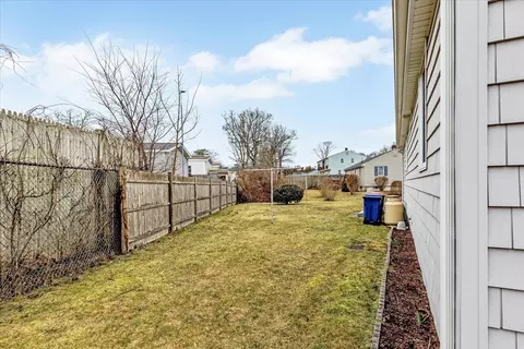 Exterior - 8 Arrowhead Dr, Wareham, MA 02532 photo 9 of 11