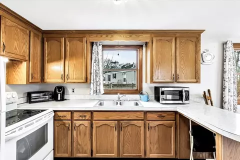 Kitchen - 8 Arrowhead Dr, Wareham, MA 02532 photo 2 of 3