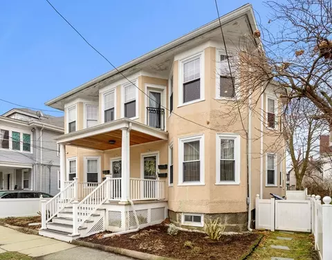 19 Gardner St #4, Salem, MA 01970