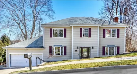 19 Garden Rd, Stoneham, MA 02180