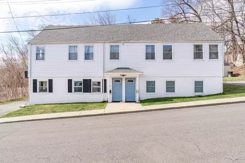 31 Mill St, Amesbury, MA 01913