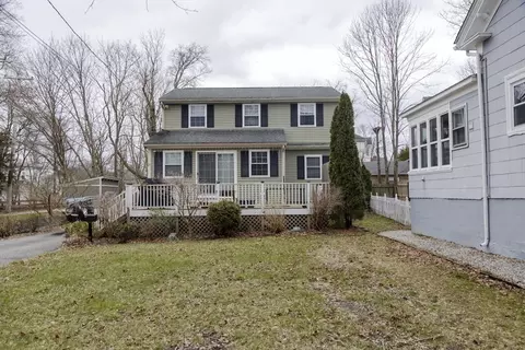 35 Hope St, Warren, RI 02885