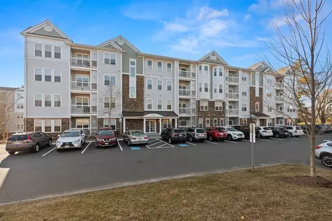 62 Abigail Way #4002, Reading, MA 01867