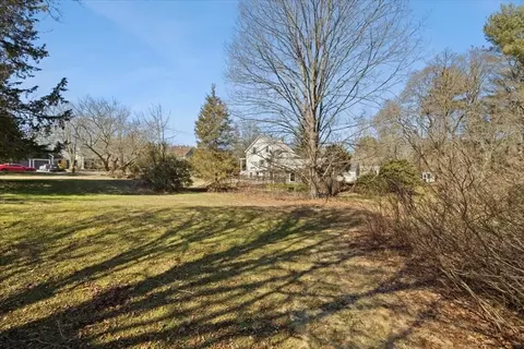 Exterior - 433 Broadway, Raynham, MA 02767 photo 6 of 8