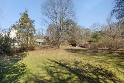 Exterior - 433 Broadway, Raynham, MA 02767 photo 7 of 8