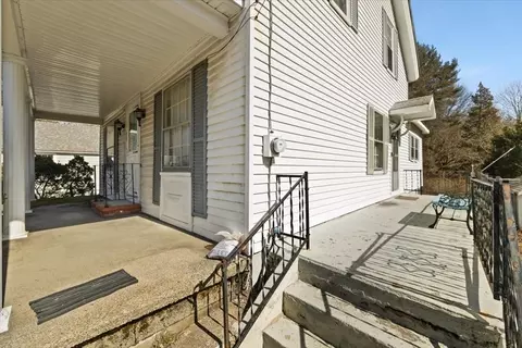 Exterior - 433 Broadway, Raynham, MA 02767 photo 4 of 8