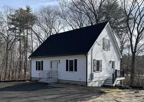 24 Locust St, Salisbury, MA 01952