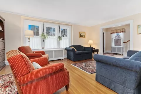 Living - 2 Virginia Rd, Reading, MA 01867 photo 4 of 6