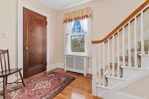 Entry Way - 2 Virginia Rd, Reading, MA 01867 photo 2 of 2