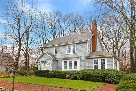 Exterior - 2 Virginia Rd, Reading, MA 01867 photo 3 of 11