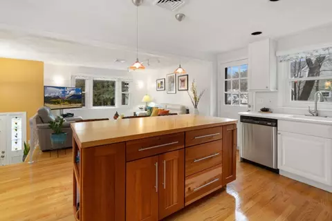 Kitchen - 19 Criterion Rd, Reading, MA 01867 photo 7 of 8