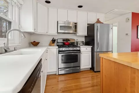 Kitchen - 19 Criterion Rd, Reading, MA 01867 photo 4 of 8