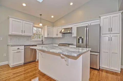Kitchen - 43 Ariel Cir #43, Sutton, MA 01590 photo 2 of 9