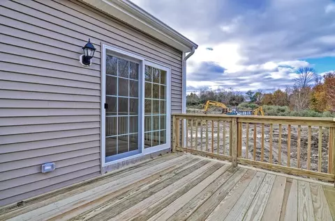 Exterior - 43 Ariel Cir #43, Sutton, MA 01590 photo 6 of 7