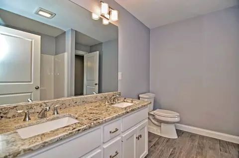 Bath - 43 Ariel Cir #43, Sutton, MA 01590 photo 2 of 6
