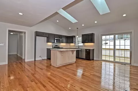 Kitchen - 43 Ariel Cir #43, Sutton, MA 01590 photo 6 of 9