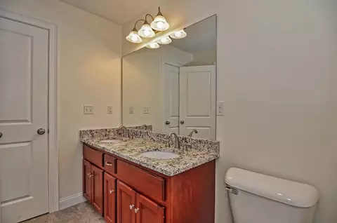 Bath - 43 Ariel Cir #43, Sutton, MA 01590 photo 6 of 6