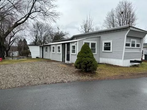 350 West St #20, Ludlow, MA 01056