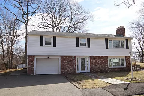 6 Diane Dr, Saugus, MA 01906