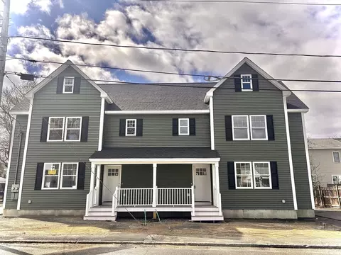 7 Court St #7, Lowell, MA 01852
