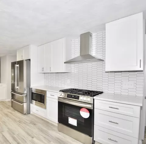 Kitchen - 127 Millbrook Rd, Springfield, MA 01128 photo 4 of 6