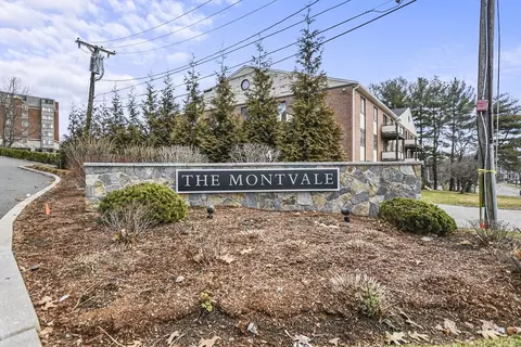 100 Ledgewood Dr #516, Stoneham, MA 02180