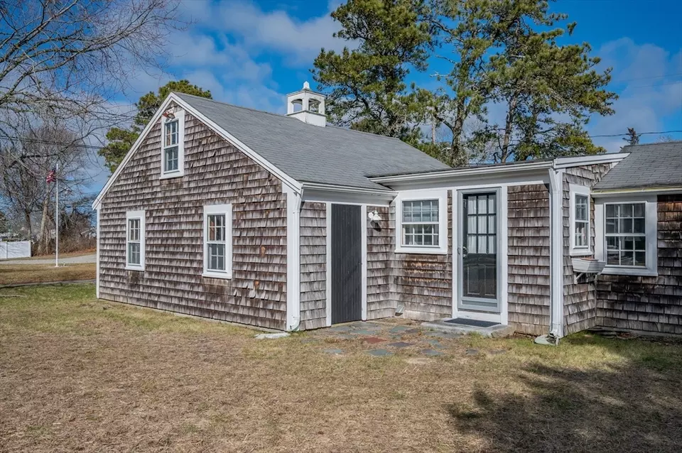 65 Baxter Ave, Yarmouth, MA 02673 30 Photos Movoto