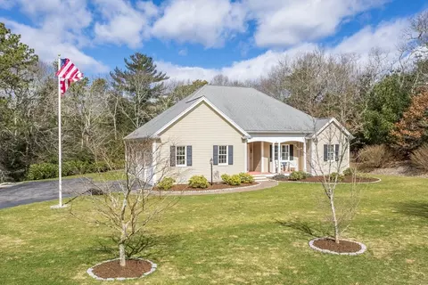 12 Penelope Rd, Bourne, MA 02532