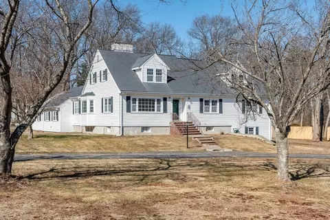 10 Hollingsworth Rd, Milton, MA 02186