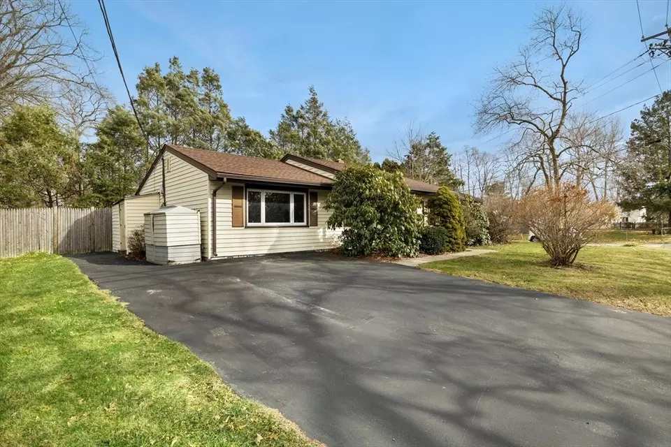 65 N Quincy St, Brockton, MA 02302 33 Photos Movoto