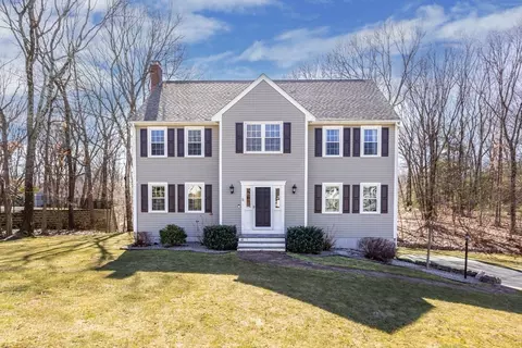 5 Ashbury Dr, Franklin, MA 02038