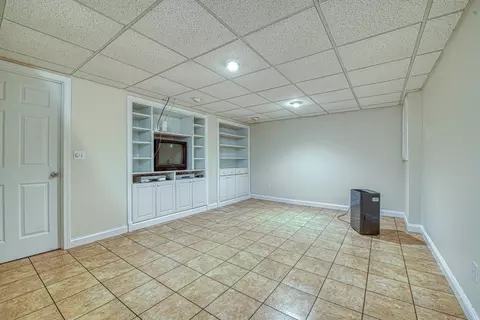 Living - 362 Forest St, Raynham, MA 02767 photo 5 of 6