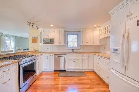 Kitchen - 362 Forest St, Raynham, MA 02767 photo 3 of 3