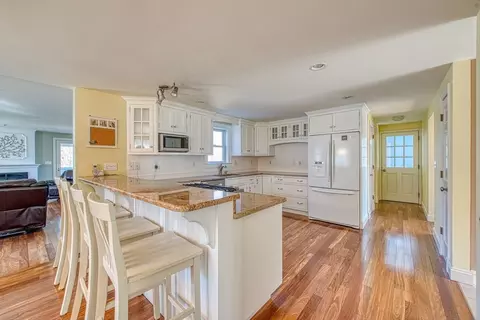 Kitchen - 362 Forest St, Raynham, MA 02767 photo 1 of 3