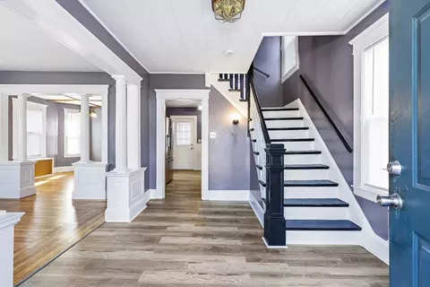 77 Sutherland St, Lowell, MA 01850