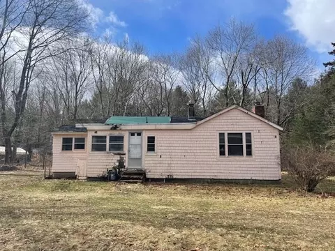 1831 County St, Taunton, MA 02718