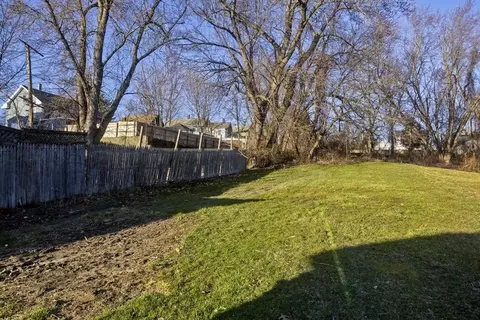 Exterior - 24 Pendleton Ave, Chicopee, MA 01020 photo 4 of 4