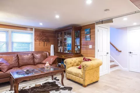 Living - 15 Higgins Rd, Marblehead, MA 01945 photo 6 of 6