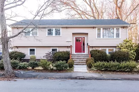15 Higgins Rd, Marblehead, MA 01945