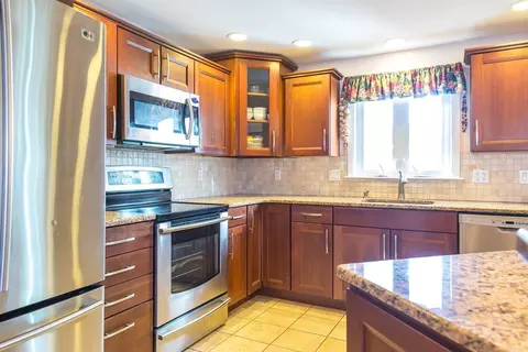 Kitchen - 15 Higgins Rd, Marblehead, MA 01945 photo 1 of 1